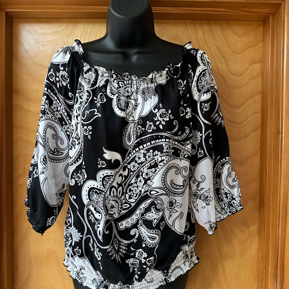 White House Black Market Black and White Paisley silk Blouse